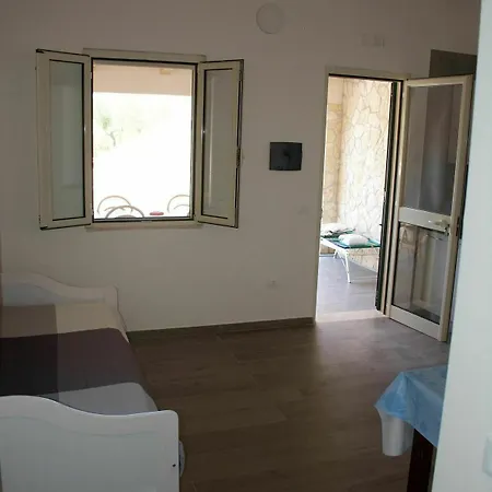 With One Bedroom In Vieste, With Furnished Garden - 700 M Fr * Vieste