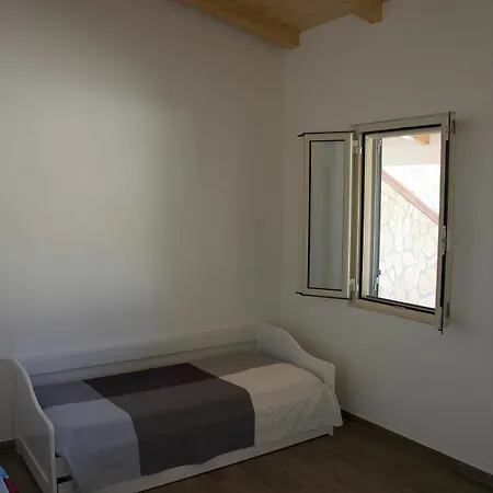 With One Bedroom In Vieste, With Furnished Garden - 700 M Fr