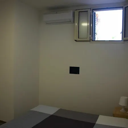 With One Bedroom In Vieste, With Furnished Garden - 700 M Fr Apartment *