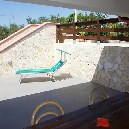 Apartment With One Bedroom In Vieste, With Furnished Garden - 700 M Fr *