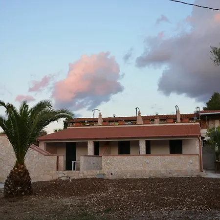With One Bedroom In Vieste, With Furnished Garden - 700 M Fr *